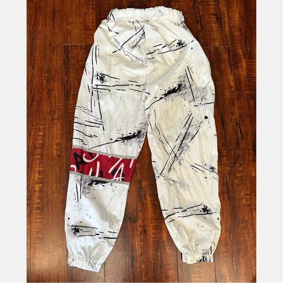 Stylish White Graphic Pants - Picture 1 of 2